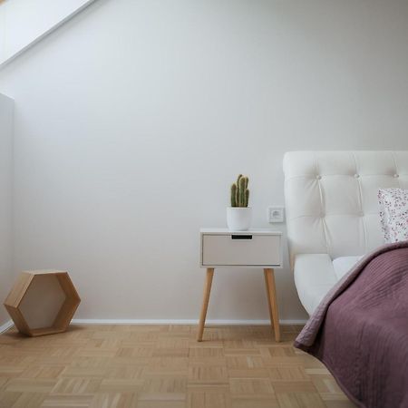 Dot 3 Bdr Apartment With Tyn Cathedral View & Ac Praha Eksteriør bilde