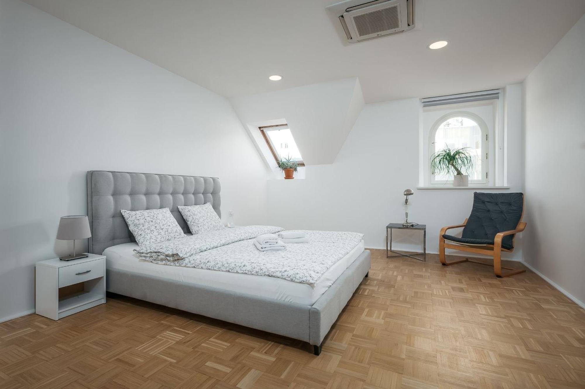 Dot 3 Bdr Apartment With Tyn Cathedral View & Ac Praha Eksteriør bilde