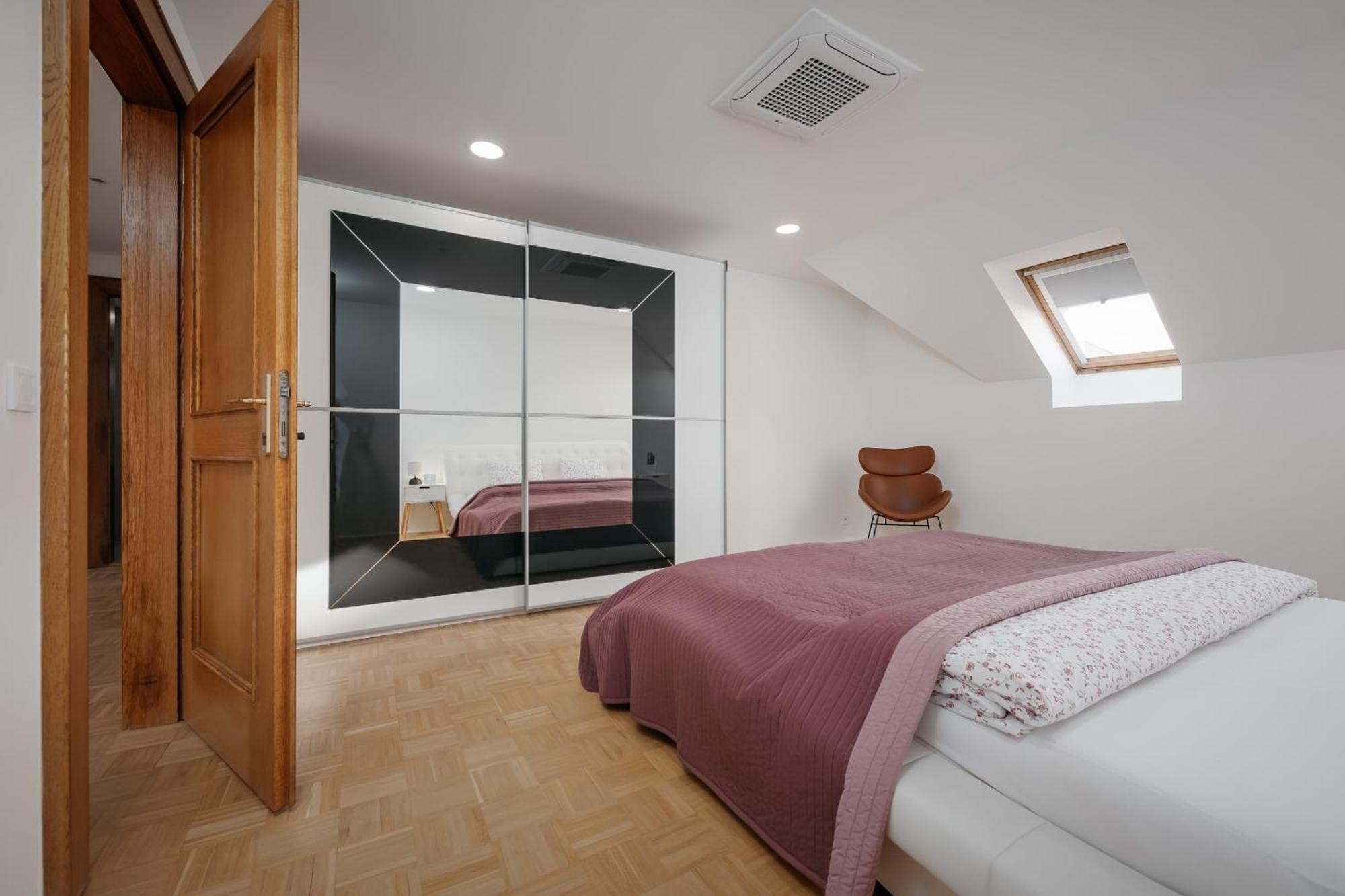 Dot 3 Bdr Apartment With Tyn Cathedral View & Ac Praha Eksteriør bilde